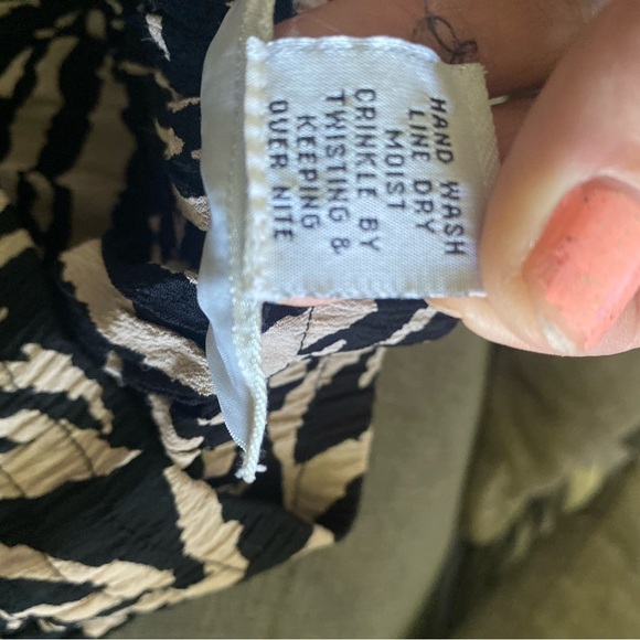 Plus size Avenue 18/20 stretch skirt, animal print - Picture 5 of 5